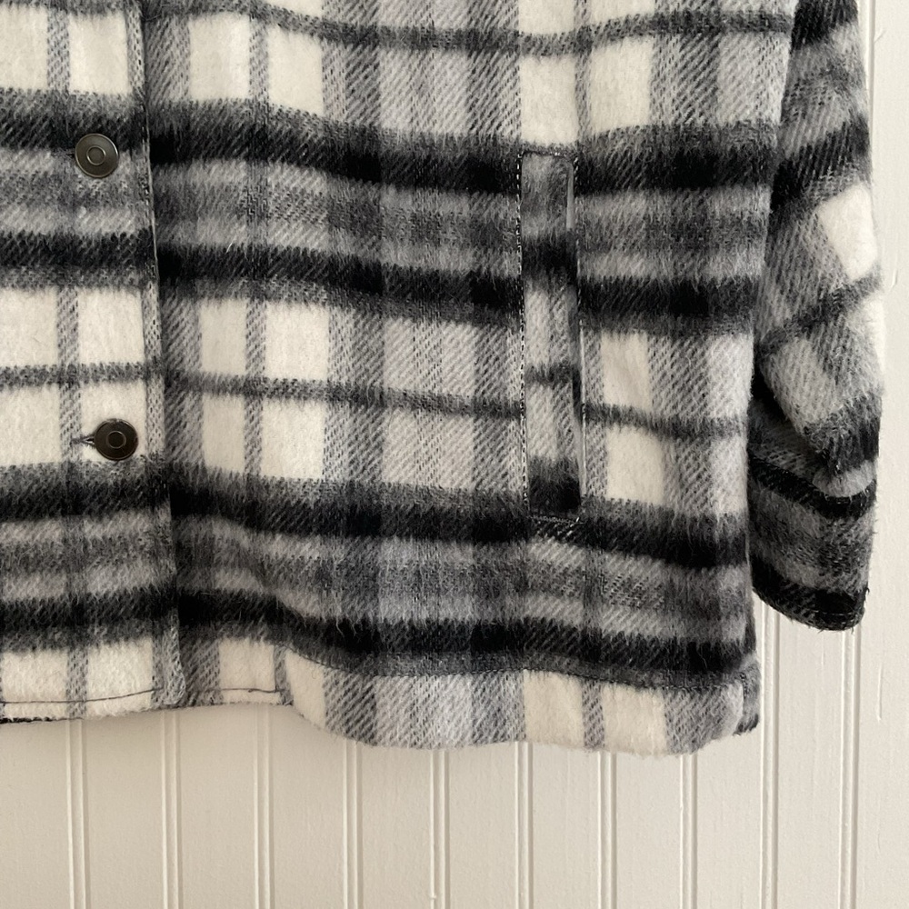 Zara Plaid Shacket - Picture 3 of 10